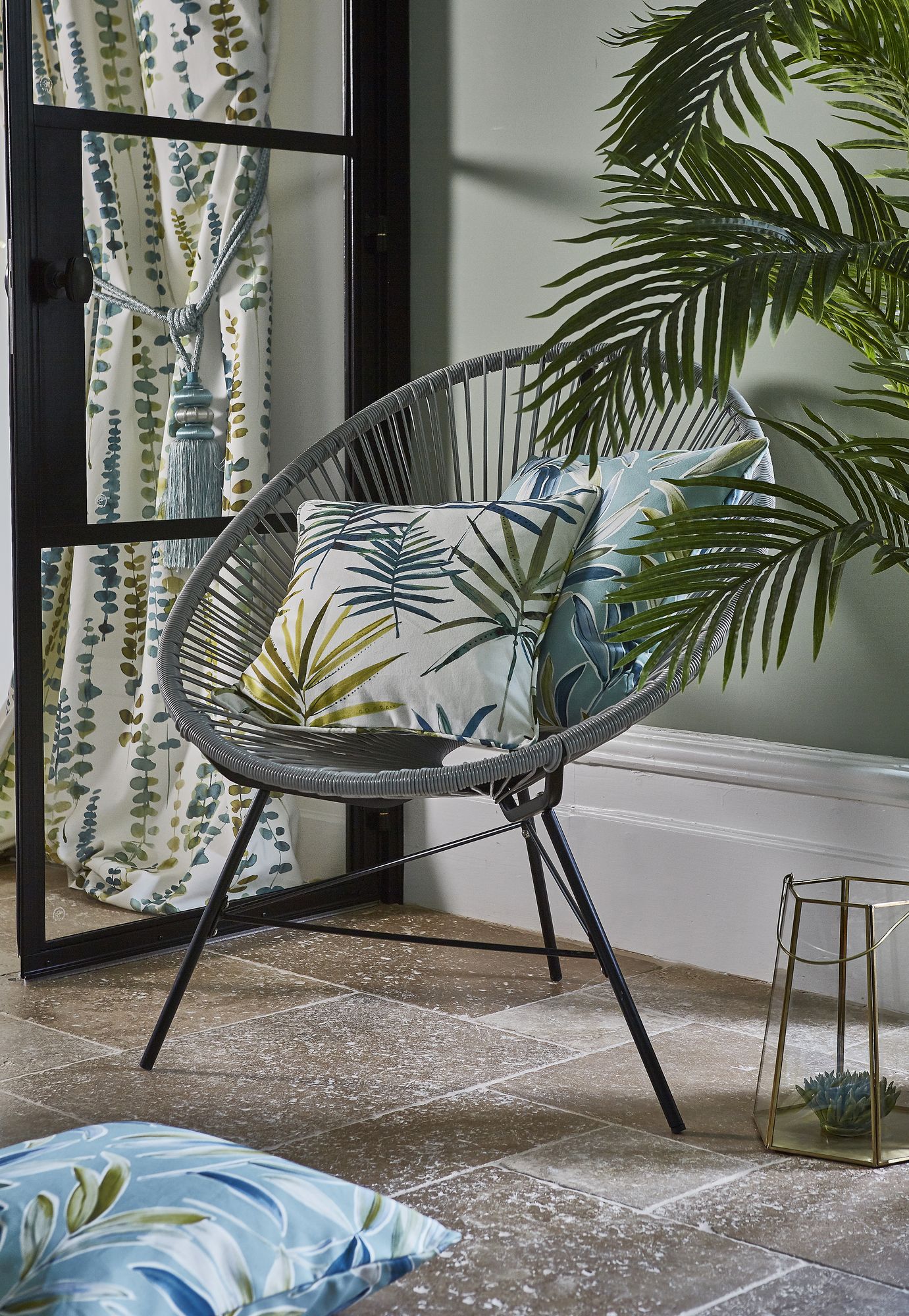 Santa Maria Oasis Fabric by Prestigious Textiles - 8664/162