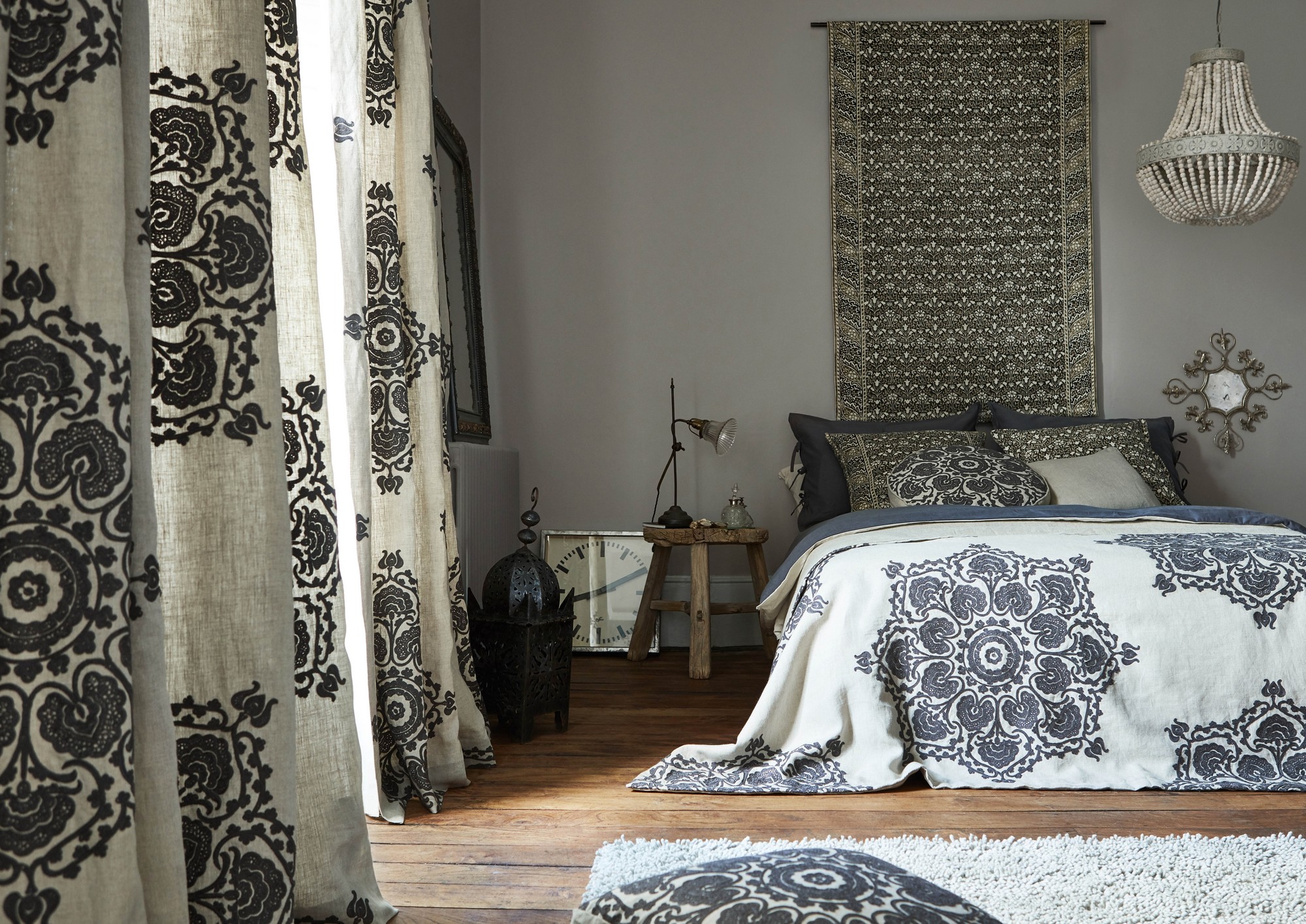 Indian Loop Charcoal / Linen Fabric by William Morris & Co. - DMA4236522