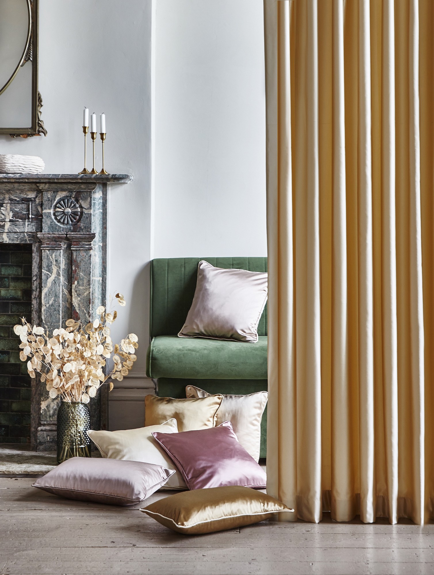 Prestigious Textiles Raffles Collection - Britannia Rose
