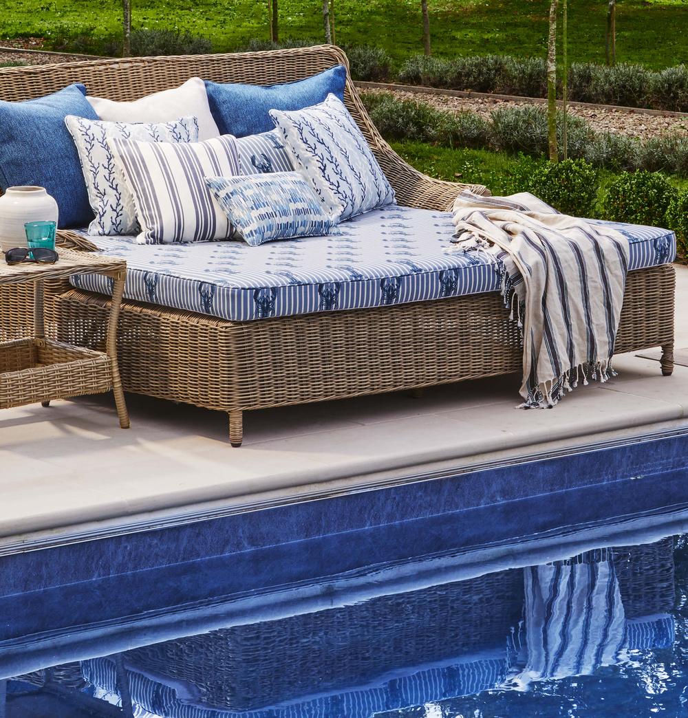 Aragosta Outdoor Prints