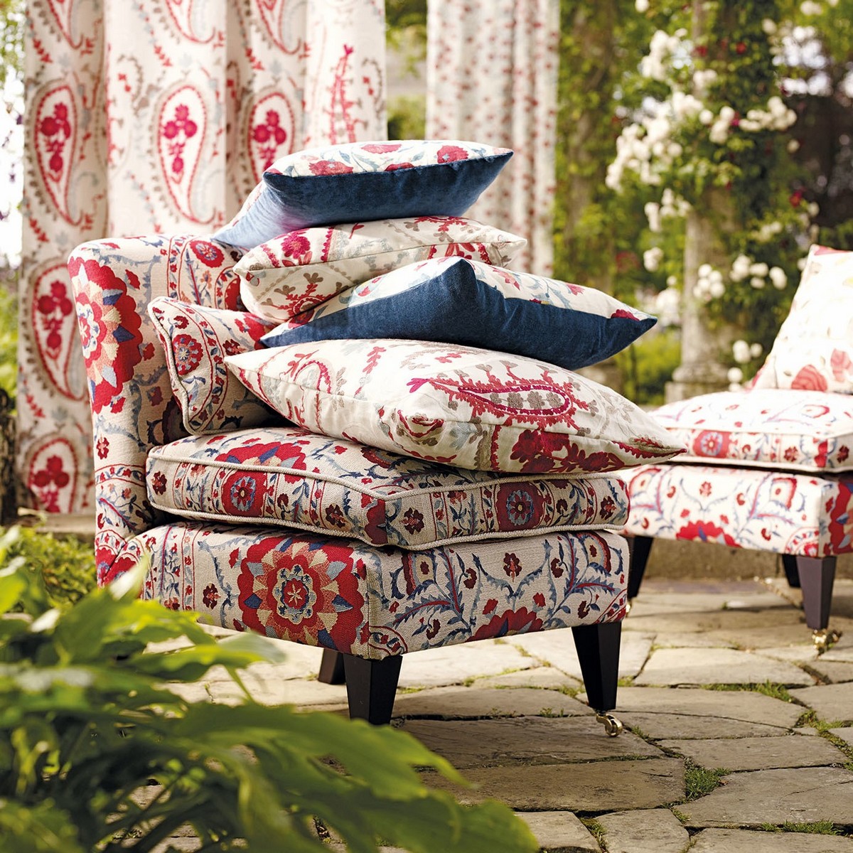 Jamila Coral / Aqua Fabric by Sanderson - DSOH235245