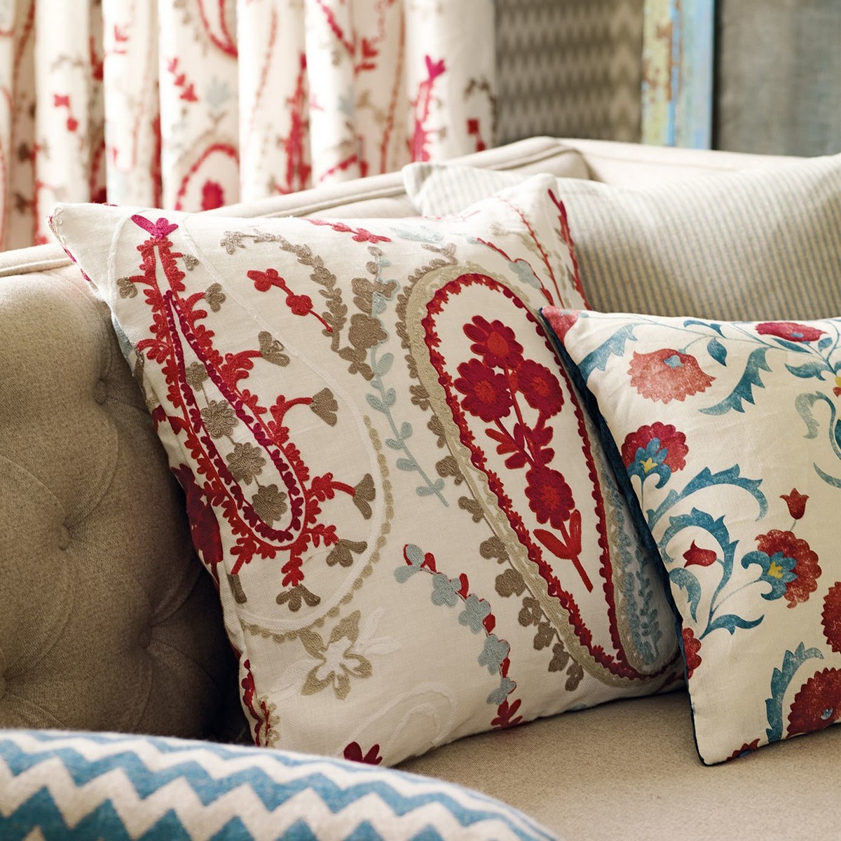 Jamila Coral / Aqua Fabric by Sanderson - DSOH235245