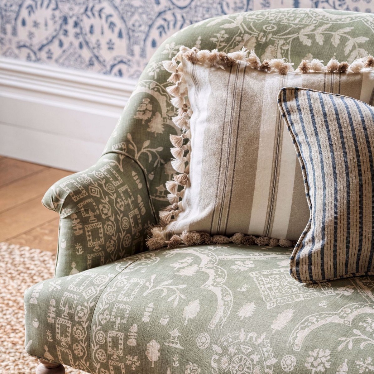 Topiary View Thyme Fabric by Sanderson - DHIF227338