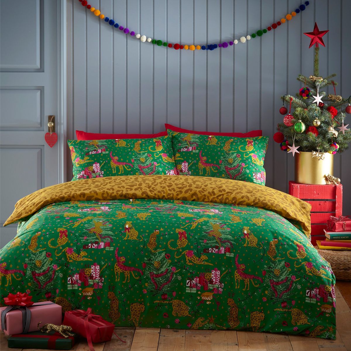 Purrfect Christmas Green / Gold Duvet Set Fabric by furn. - PURRFC/D00/GRGL