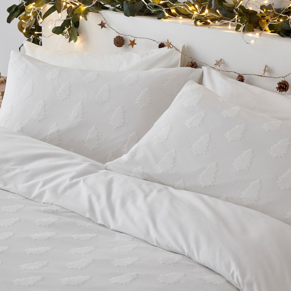 Tufted Tree Snow Duvet Set Fabric by furn. - TUFTEDT/D01/SNO