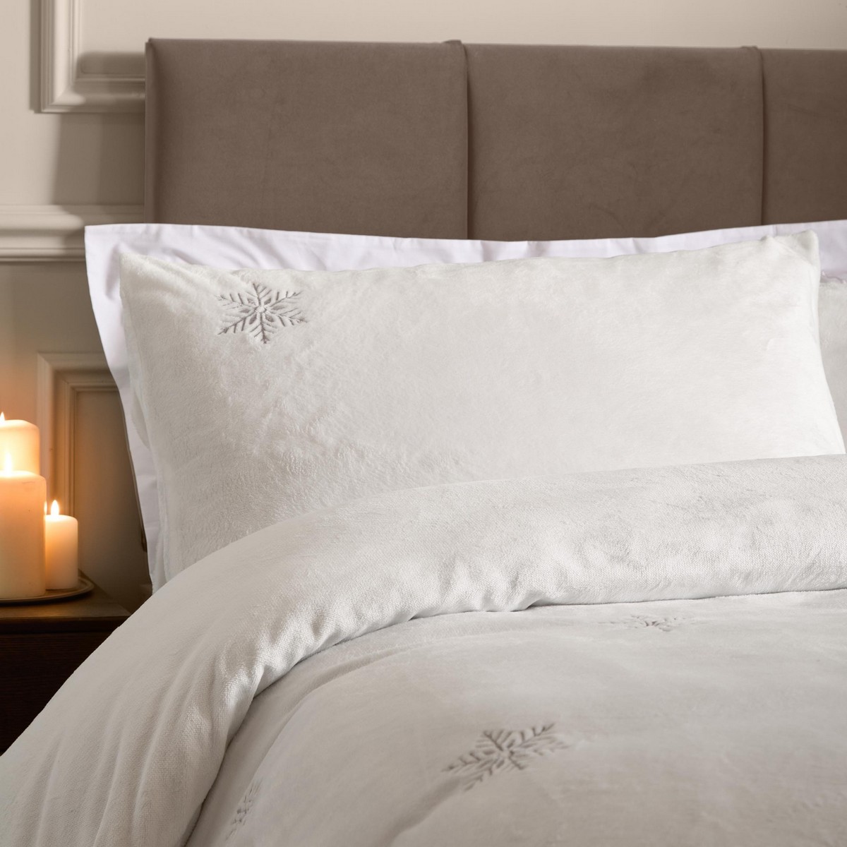 Frosted Snowflake White Duvet Set Fabric by Paoletti - FROSTSF/D02/WHI