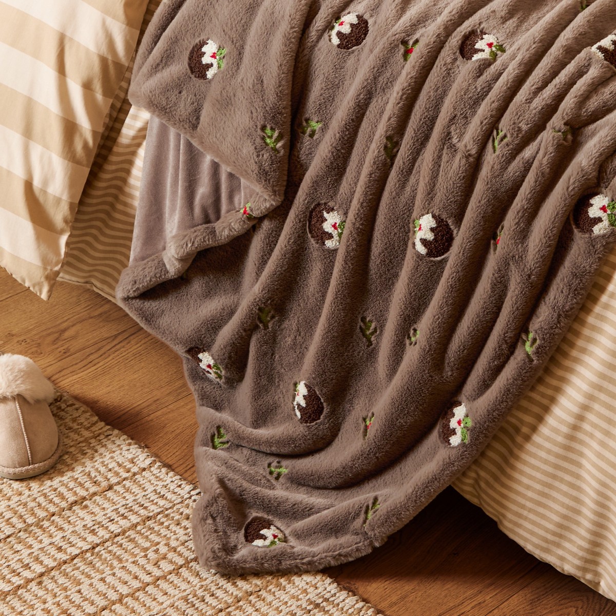 Festive Puddings Mocha Throw Fabric by furn. - FPUDDIN/TH1/MOC