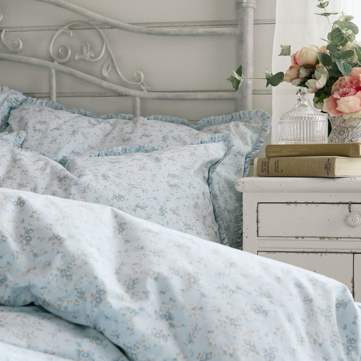 Georgie Ditsy Blue Duvet Set Fabric by Shabby Chic by Rachel Ashwell - SCGEORG01SQ