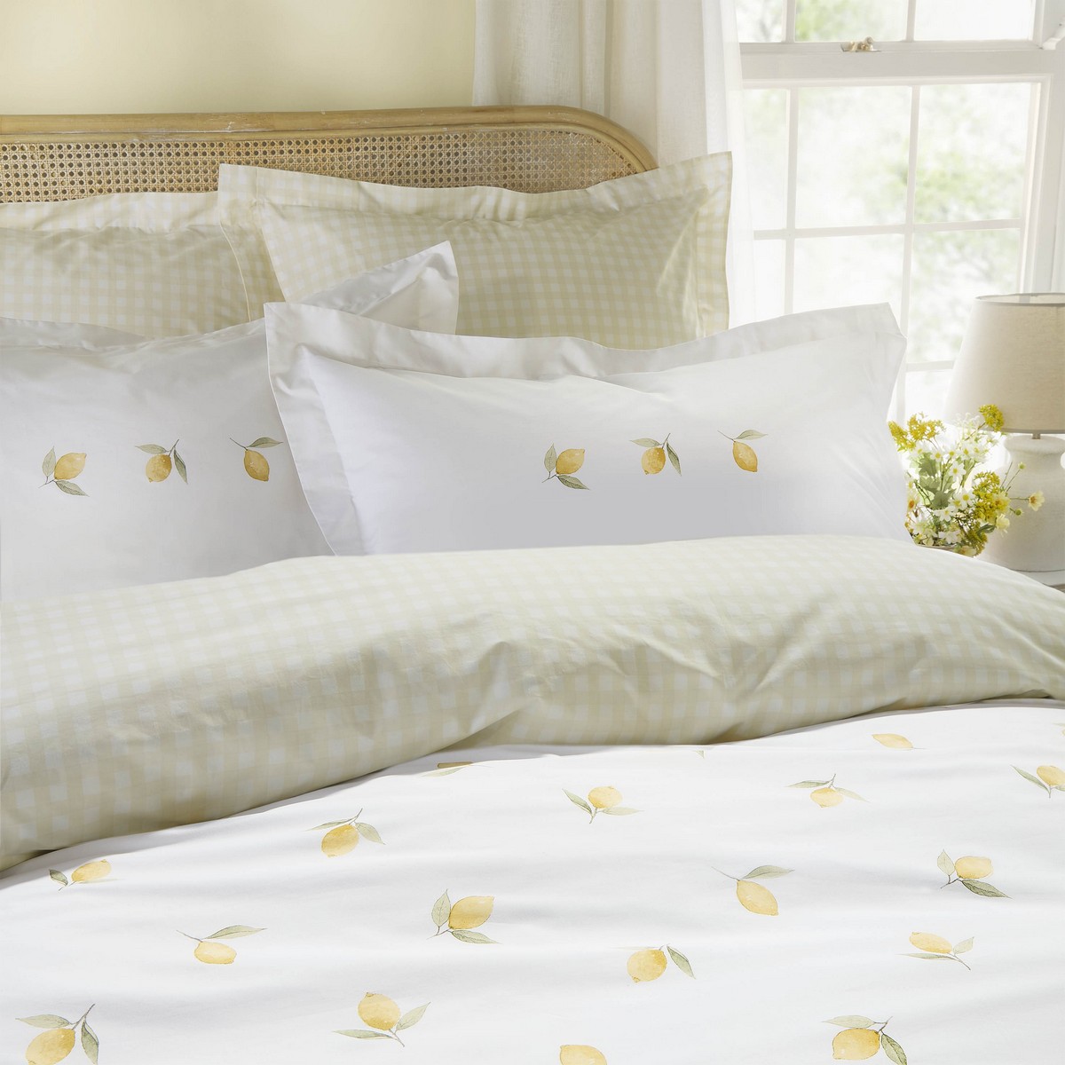 Lemons White / Yellow Duvet Set Fabric by Sophie Allport - SALEM01SQ