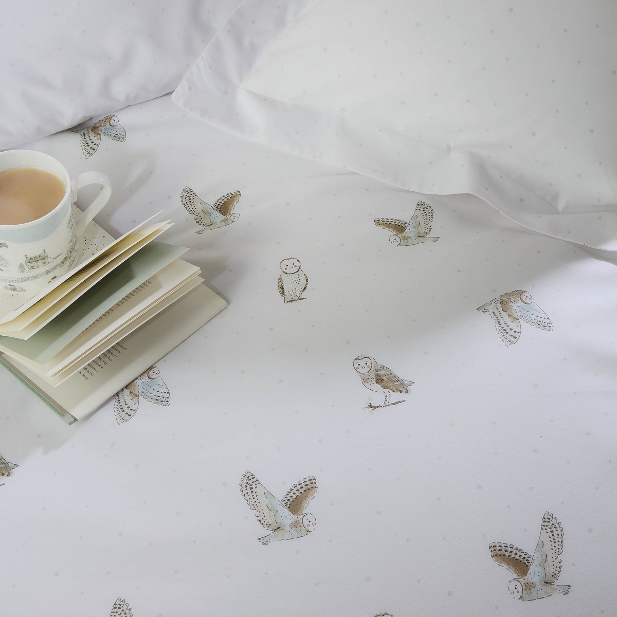 Snowy Owls White Duvet Set Fabric by Sophie Allport - SASNOWO01SQ